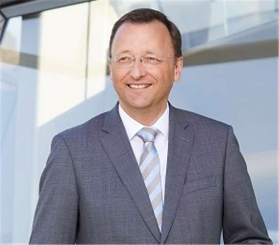 Josef Oster ermuntert interessierte Jugendliche aus seinem Wahlkreis zur Anmeldung. Foto: privat