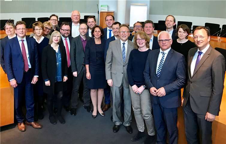 Josef Oster (re.) macht sich in Berlin gegen den Bahnlärm an Rhein und Mosel stark.privat