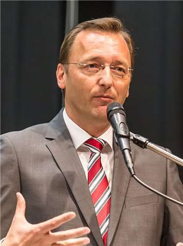 Josef Oster steht Rede und Antwort. CDU Braubach