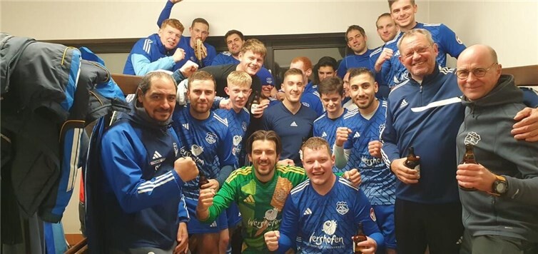 Jubel der Mannschaft in der Kabine. Foto: SGL