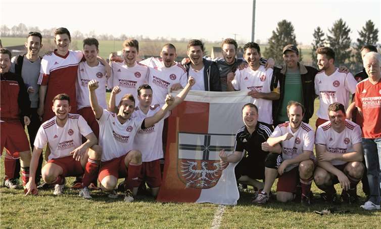 Jubel über Halbfinaleinzug: Die zweite Mannschaft. privat