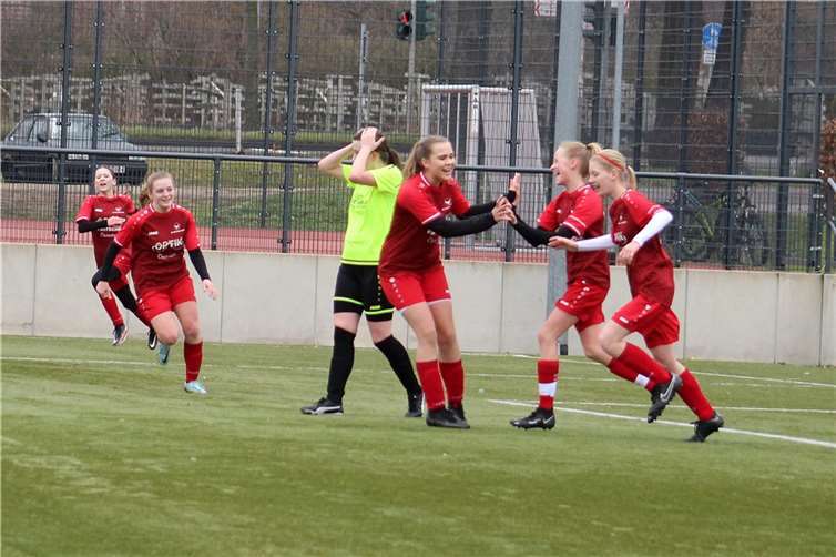 Jubel über die Führung bei den Merlerinnen. Foto: privat