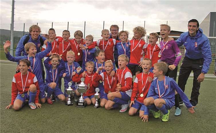Jubeln über den Turniersieg konnte am Ende die erste Mannschaft des TC Twente Enschede. AB