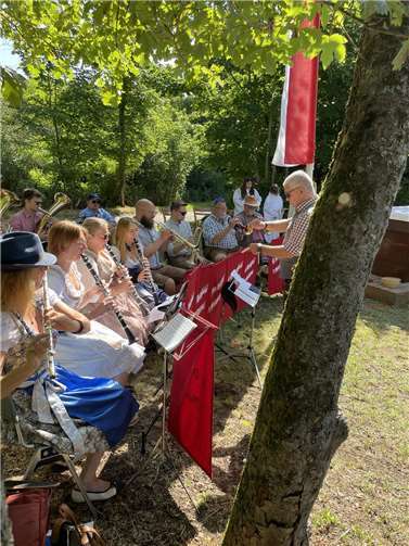 Jubiläumskirmes mit vielen Gästen und viel Sonne.