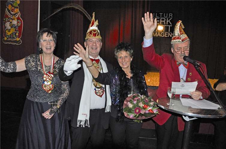 „Jubilanten“ beim Exprinzentreffen: „Prinzenvatertochter“ Ingrid Efferz, Wolfgang Reisdorff, Maria Carll und Udo Diehl. AB