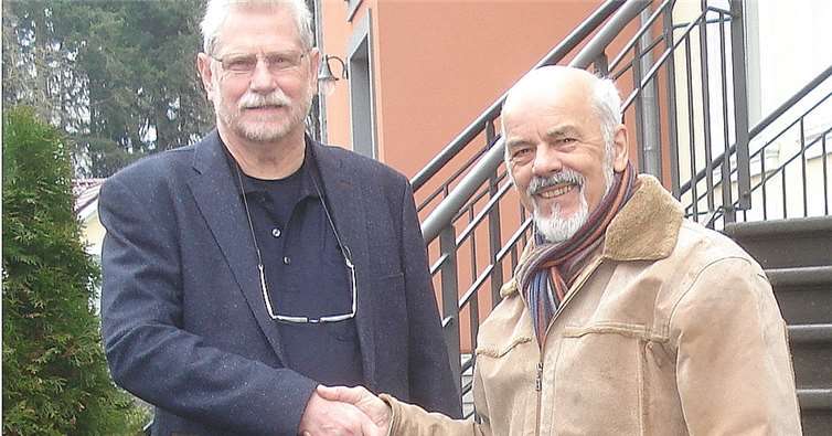 Jubilar Peter Quabis (links) mit Gert-Uwe Geerdts.Privat