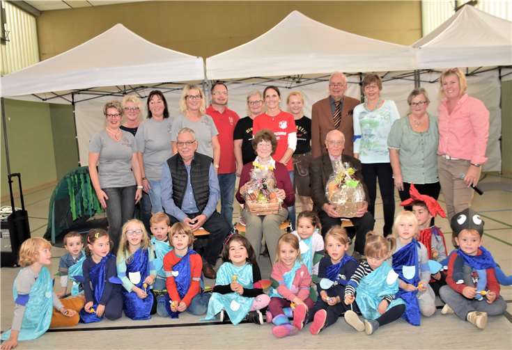 Jubilare und Senioren in Queckenberg verlebten einen tollen bayrischen Nachmittag.Fotos: EICH