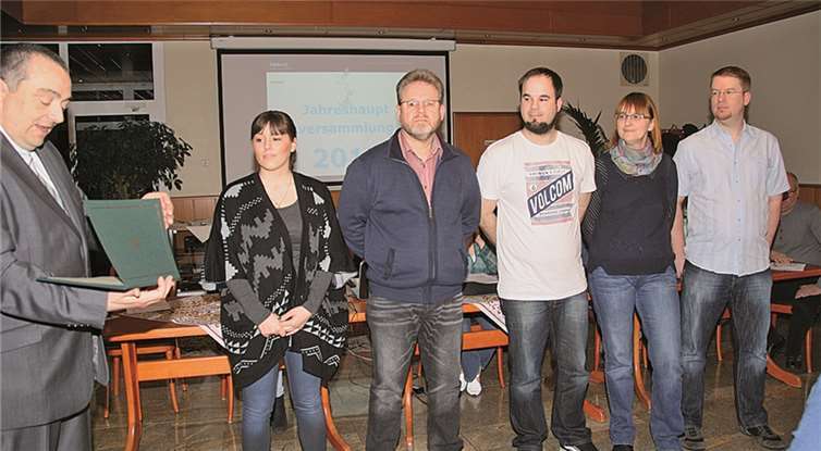 Jubilarenehrung Fidelio v.l.n.r. Jürgen Maurer, Jubilare Katharina Maurer, Frank Stirenberg, Michael Stirenberg, Claudia Stirenberg und Marc Stirenberg.privat