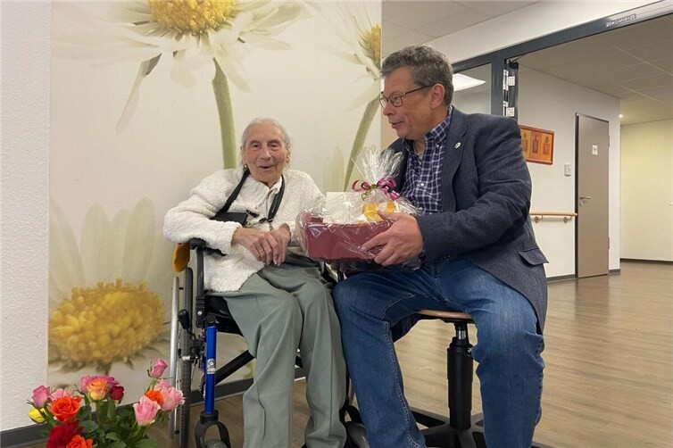 Jubilarin Elfriede Nicolay feierte am 8. November 2025 ihren 101. Geburtstag.Foto: Stadtverwaltung Lahnstein