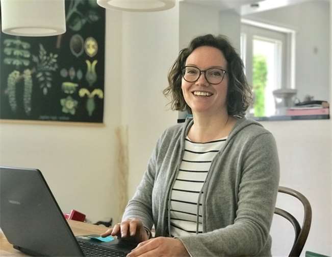 Judith Neugebauer erzählt aus ihrem Alltag. Fotos: Bunter Kreis Rheinland e.V.