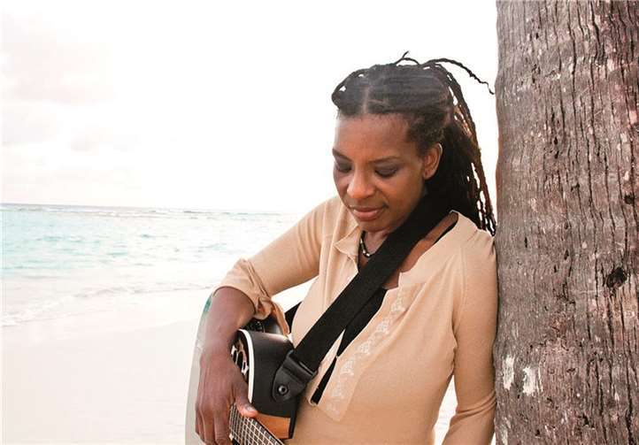 Judy Bailey wird am 9. November, zusammen mit ihrem Mann, in der Pfaffendorfer Kirche zu Hören sein. P. Depuhl