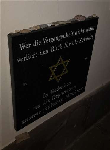 Jüdischer Gedenkstein. Foto: Johannes Liesenfeld