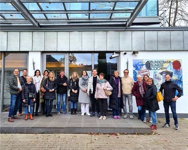 Jüngst unternahmen rund 20 Vertreterinnen und Vertreter des Tourismusclusters Eifel | Mosel | Hunsrück eine Exkursion durch den Bundesbank Bunker im Cochemer Stadtteil Cond. Quelle: Kreiswerke Cochem-Zell