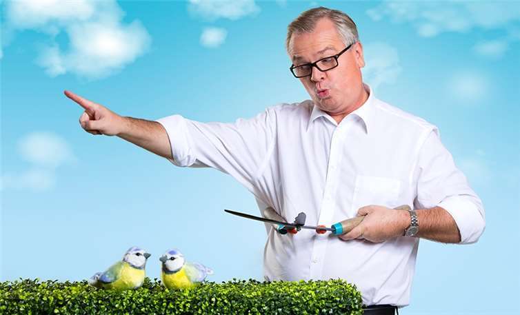 Jürgen B. Hausmann wird das Publikum in der Mittelrheinhalle mit seinem Humor überzeugen. Guido Schroeder