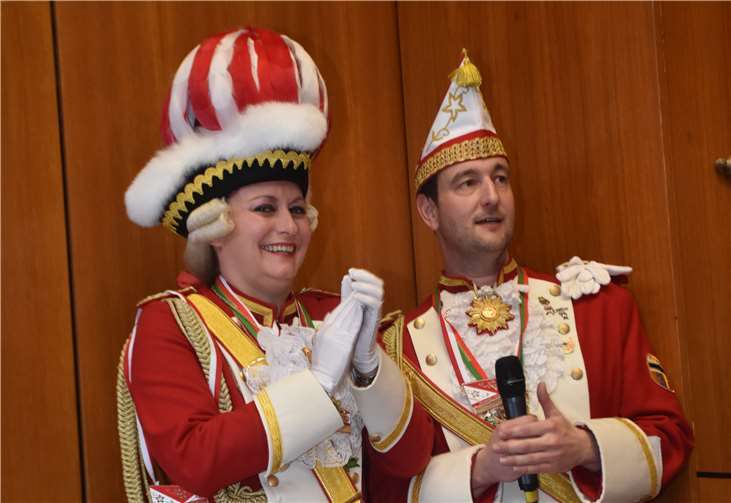 Jürgen Esser und Astrid Faßbender moderierten das Gardetreffen.