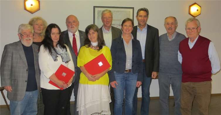 Jürgen Glahe (v.l.), Irmtrud Andernach, Bärbel Preuß, Dieter Köckner, Heike Fuchs, Albert Weiler, Karin Küsel-Ferber, Achim Bermel, Horst Gassen und Peter Moskopp auf der Jahreshauptversammlung. privat