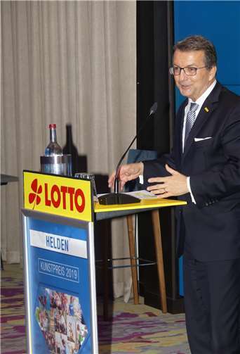 Jürgen Häfner, Geschäftsführer Lotto Rheinland-Pfalz, hieß ebenso die Preisträger sowie die Jury willkommen.