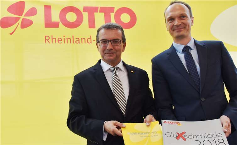 Jürgen Häfner links und Dr. Stephan Weinberg präsentierten in Koblenz die Erfolge von Lotto Rheinland Pfalz.Fotos: HEP