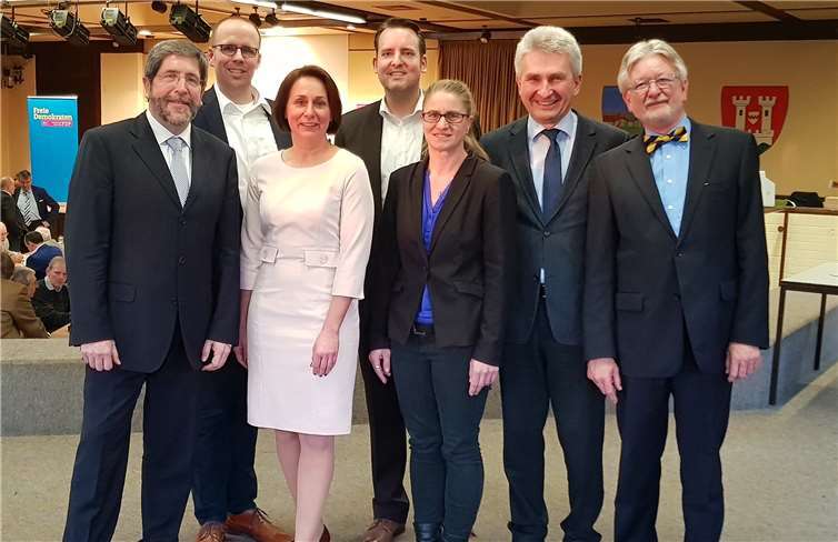 Jürgen Peter, Jörn Freynick, Nicole Westig, Richard Müller, Jana Rentzsch, Andreas Pinkwart, Karl-Heinz Lamberty (v. l. n. r.)privat