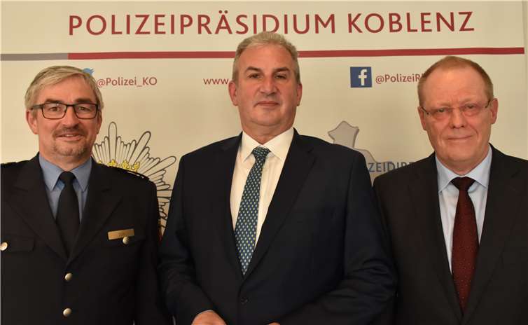 Jürgen Süs, Karlheinz Maron und Peter Wilkesmann informierten über die Arbeit der Polizei im Präsidiumsbereich Koblenz.HEP