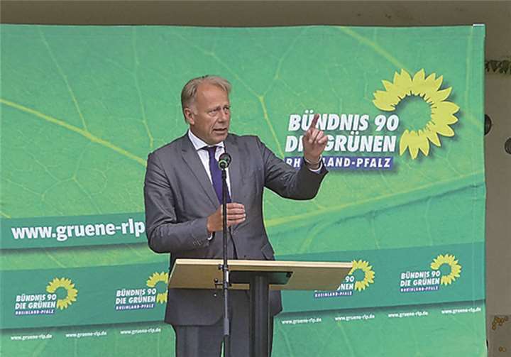 Jürgen Trittin bei seiner Rede in den Rheinanlagen.privat