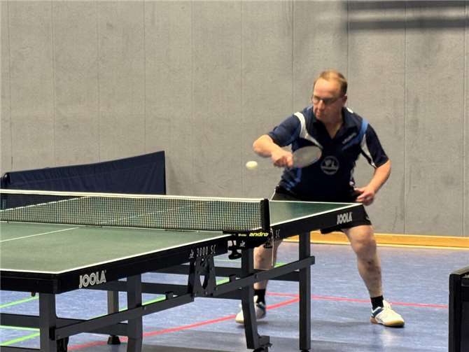 Jürgen Zimmermann aus der 3. Mannschaft gibt alles.  Foto: Jörg Weißenfels