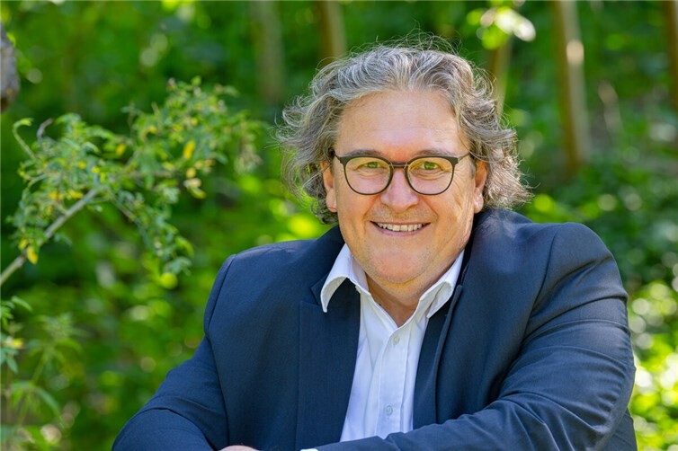 Jürgen Zinken war bereits 5 Jahre Beigeordneter der VG Pellenz und der OG Kruft. Diese Erfahrung und seine offene Art auf Menschen zuzugehen sollen die Bürgerinnen und Bürger seiner Heimatgemeinde überzeugen. 