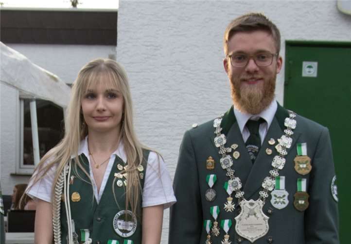 Jugendkönig Matthias Egenolf mit Adjutantin Laura Fuhrmann.