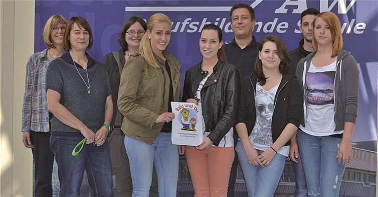 Jugendliche der BBS-Ahrweiler engagieren sich im sozialen Tafel plus-Projekt“. privat