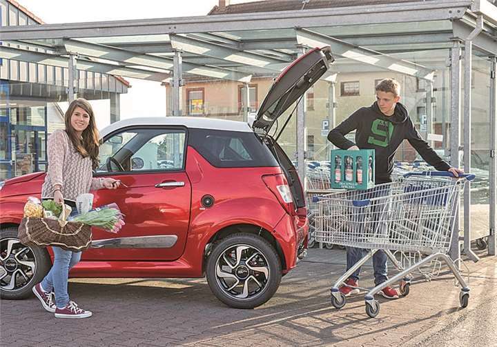 Jugendliche dürfen Leichtautos schon mit 16 Jahren durch den Straßenverkehr steuern.