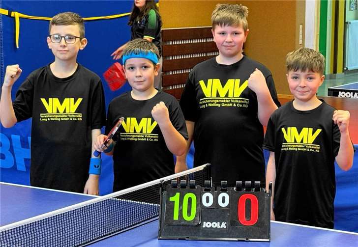 Jugendteam in Siegerpose (v.l.): Jonas Sauer, Vuk Gagic, Nils Huß, Emil Kettner.  Foto: M. Funk