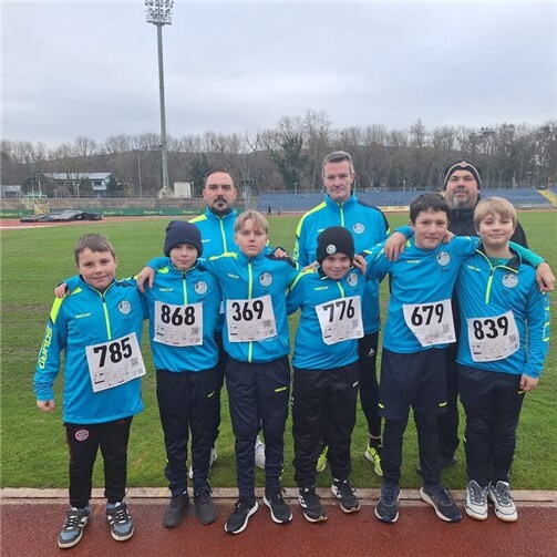 Jugendteam sammelt Spenden beim Adventslauf.  Foto: privat