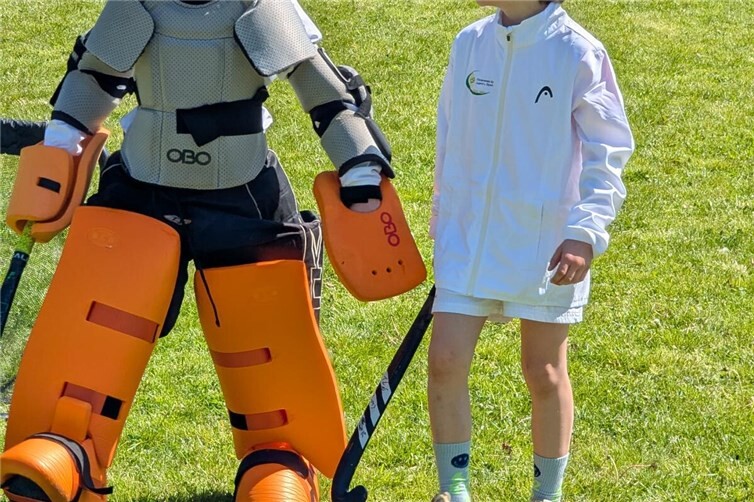 Jugendtorwart im Hockey-Outfit