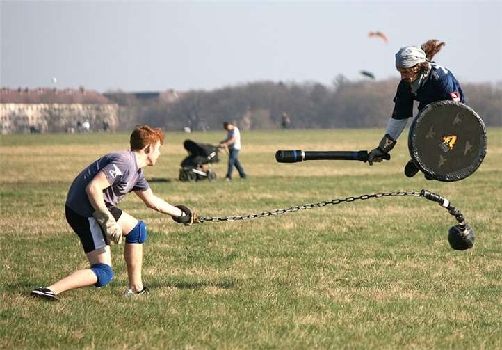 Jugger ist eine strategische Mannschaftssportart. privat