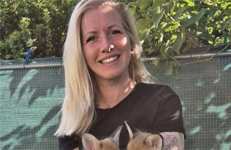 Julia Bravetti hat ein großes Herz für Wildtiere.  Foto: privat