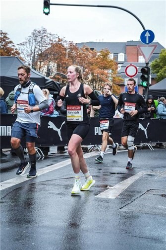 Erfolgreiche Mädels beim Halbmarathon/Marathon in Köln  Julia Hammes.