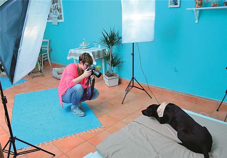 Julia Heise benutzt in ihrem Atelier für das Ausleuchten ihrer "Modells" Tageslichtlampen. HEP