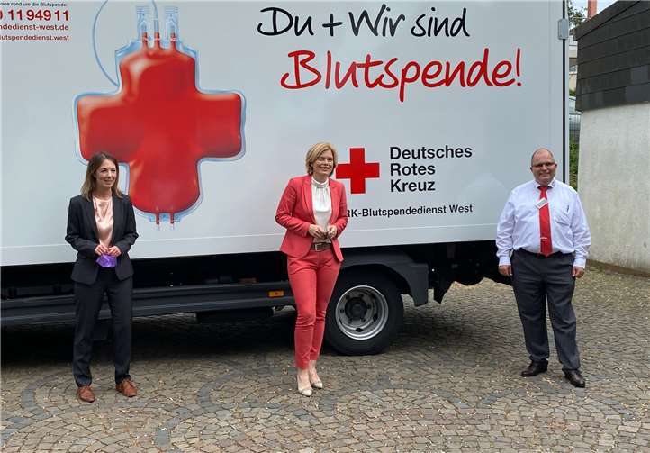 Julia Klöckner bei der DRK-Blutspendeaktion.Quelle: DRK