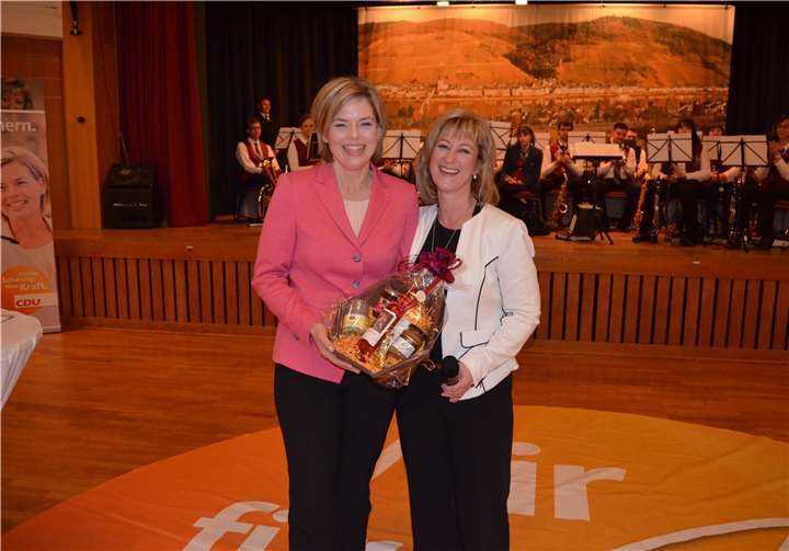 Julia Klöckner und Anke Beilstein.