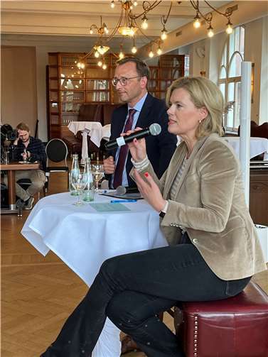 Julia Klöckner und Josef Oster. Foto: Michaela Cetto