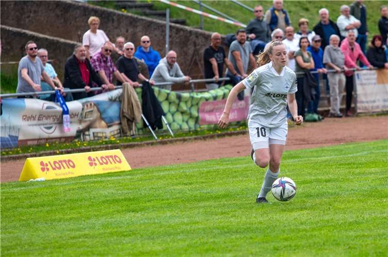 Julia Schermuly ist aktuell die Torgarantie für die SG99 Andernach. Bereits zwölf Tore gelangen der Westerwälderin in der laufenden Saison. Foto: Roland Schäfges - www.myfoto24.eu
