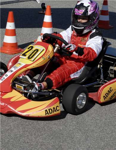 Julia Segura im Kart.