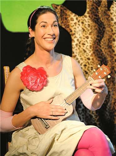 Julia Torres ist zu Gast in der Öffentlichen Bücherei St. Martin.privat