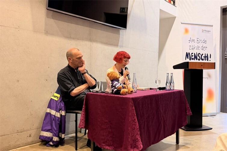 Julia und Albi Roebke lesen gemeinsam aus dem Spiegel-Bestseller. 