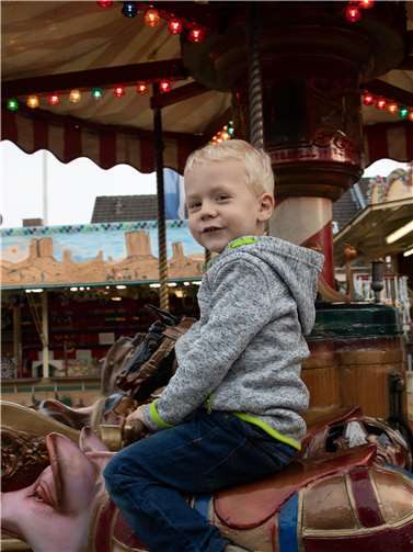 Julian (3) hatte seinen Spaß auf dem Karussell.