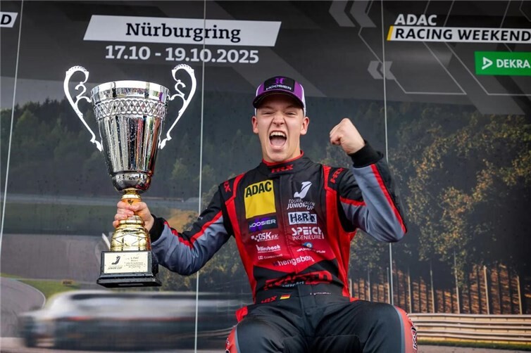 Julian Konrad hat sich mit einer beeindruckenden Leistung zum Meister im ADAC Tourenwagen Junior Cup 2025 gekrönt!  Foto: Nicola Schneider