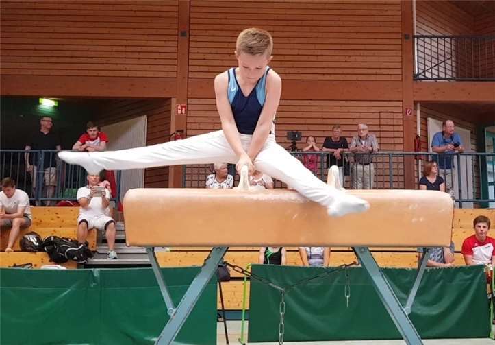 Julian Räk am Pauschenpferd. privat