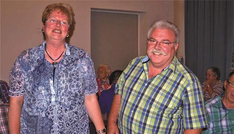 Julias Eltern Walter und Hildegard direkt nach der Wahl.