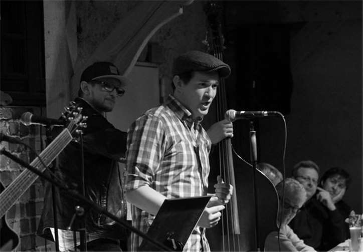 Julius Esser ist Dichter, Autor, Slam Poet.