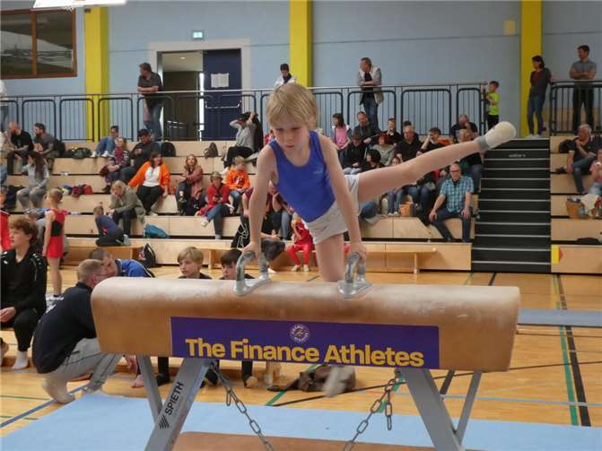 Julius Ritter von Baeyer am Pauschenpferd.  Foto: privat